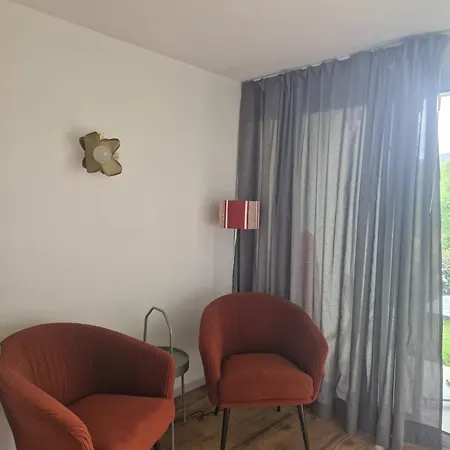 Banca Piscine Vue Montagnes * Souraide